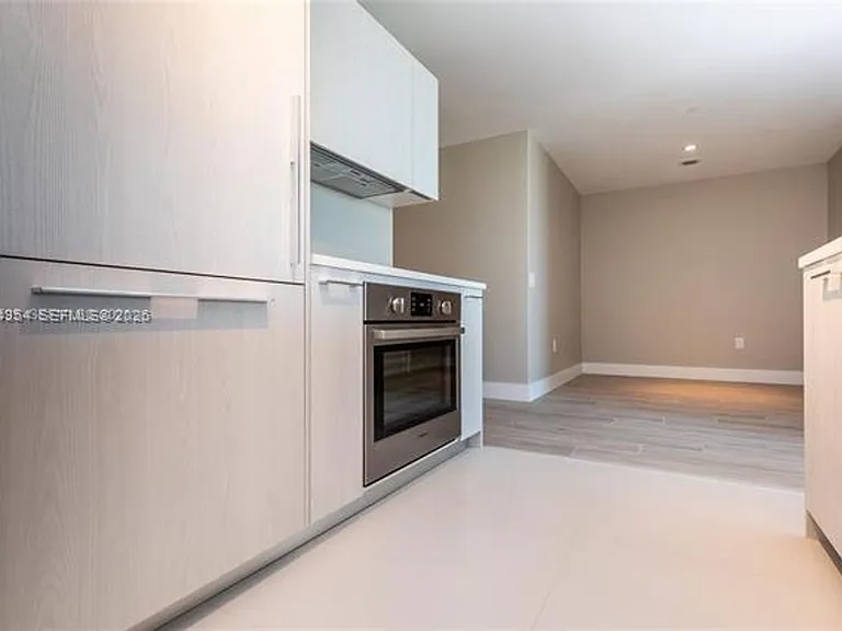 501 NE 31st St #3910 — Photo 8