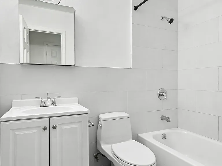 31-31 42nd St #3 — Photo 9