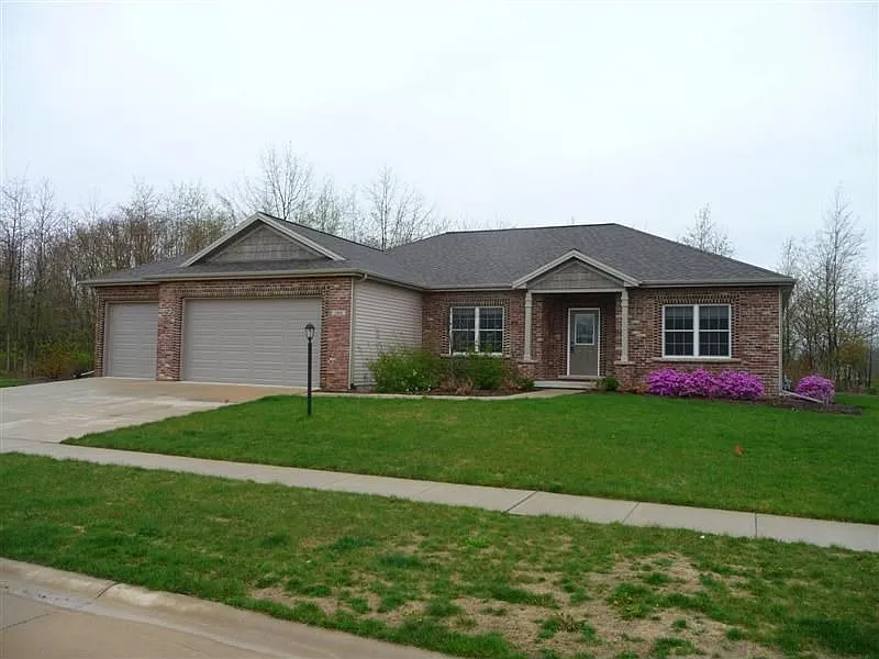 1301 White Oak Rd photo 1