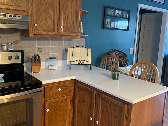 4th image of 109 Village Cir