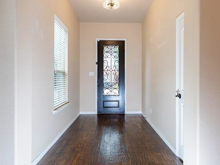 9404 National Pines Dr — Photo 3