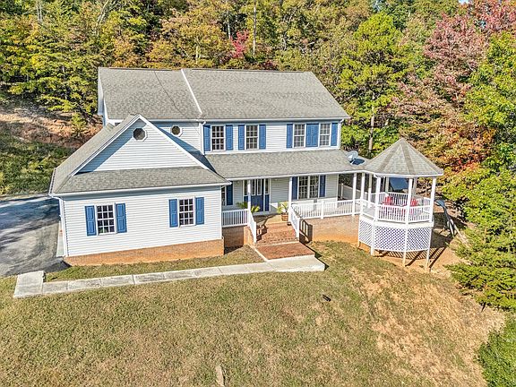 2nd image of 2127 La Bellevue Dr