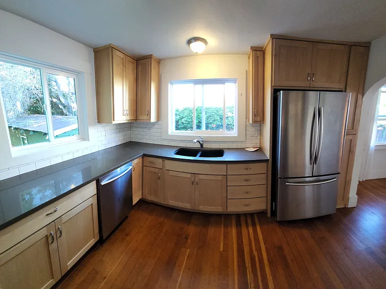 316 E Foothill Blvd — Photo 29
