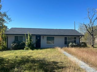 501 College Ave, Florence, TX 76527