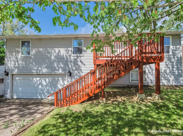 5305 N Highland Dr, McHenry, IL 60050