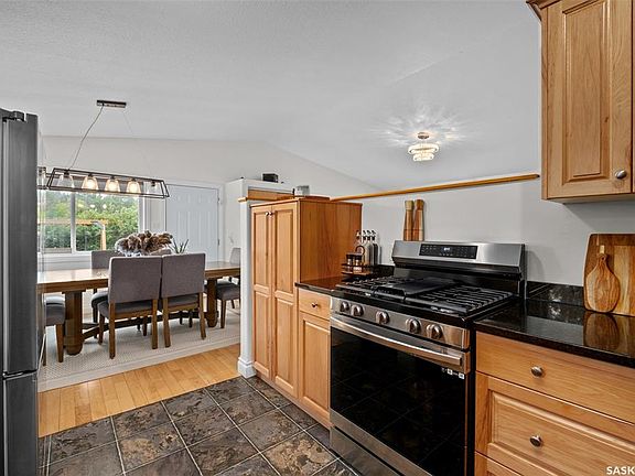 5th image of 1255 18th STREET W