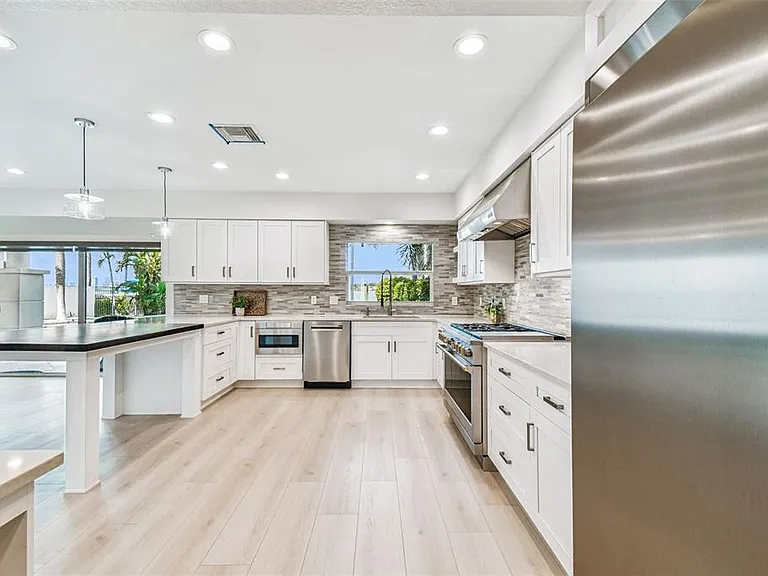 24 Adalia Ave — Photo 31