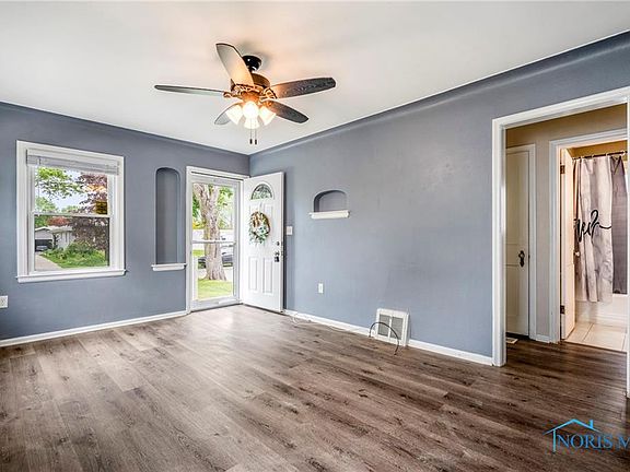 5th image of 5855 Adelaide Dr