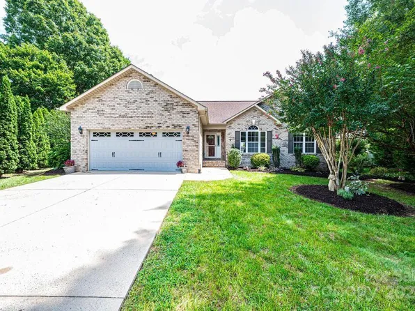 1537 34th Avenue Ln NE, Hickory, NC 28601