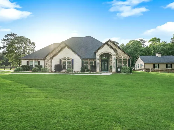 15442 Crown Oaks Dr, Montgomery, TX 77316