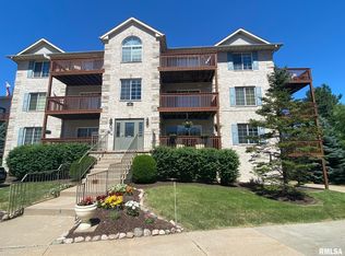 3016 Holiday Ct, Bettendorf, IA 52722