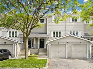 700 Champlain Blvd #2, Cambridge, ON N1R 8K1