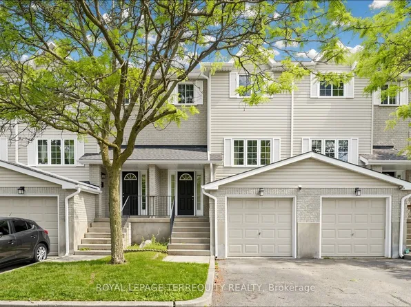 700 Champlain Blvd #2, Cambridge, ON N1R 8K1
