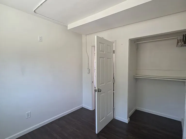 1153-1155 Emory St — Photo 16