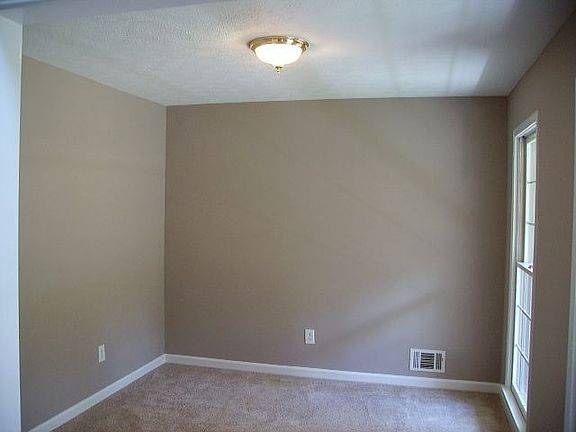 5th image of 128 Great Oaks Br