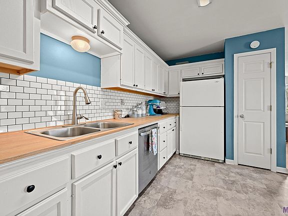 3rd image of 9175 Louis Ave
