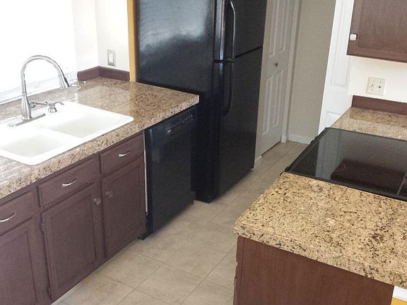4th image of 420 Autumn Ridge Cir Unit D