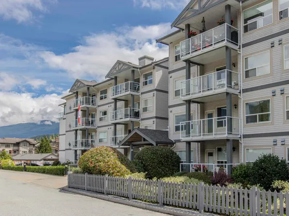 1203 Pemberton Ave #207, Squamish, BC V8B 0J7