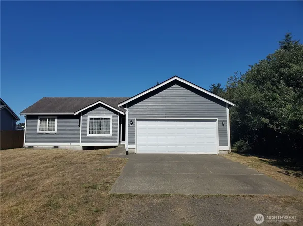 368 Snahapish Avenue SE, Ocean Shores, WA 98569