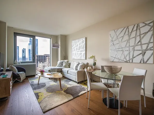 100 W 31st St, New York, NY