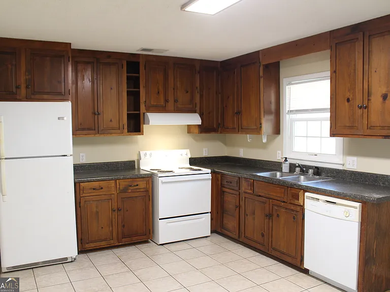 128 Sandy Way — Photo 3