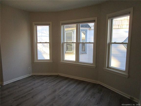 4th image of 465 Norman St