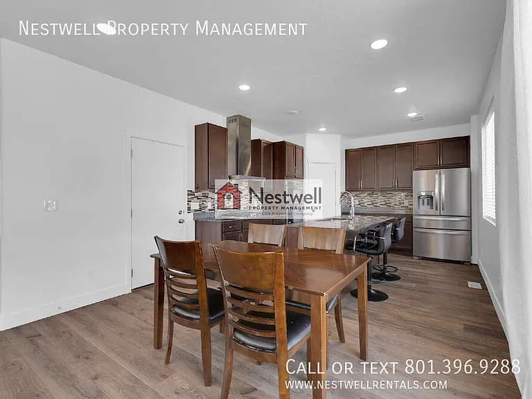 563 E Alma Mater Ave — Photo 6