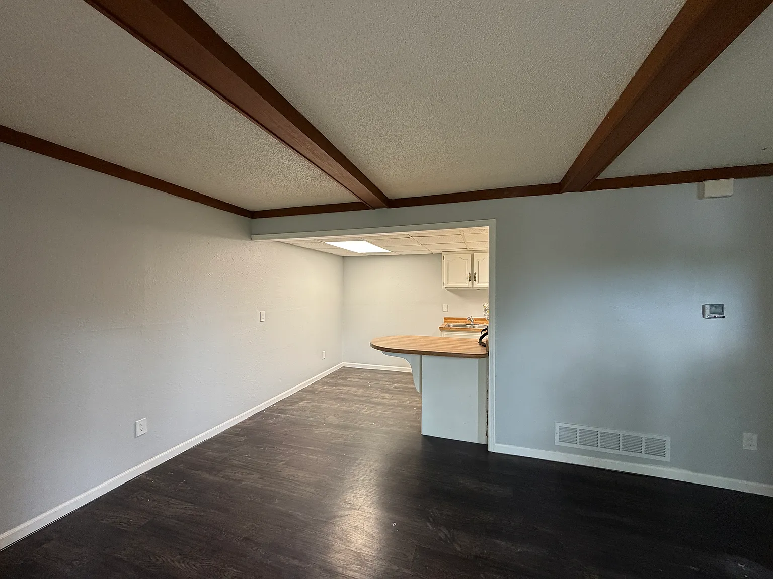 2 bed, 950 sqft, $1,250 — Photo 1