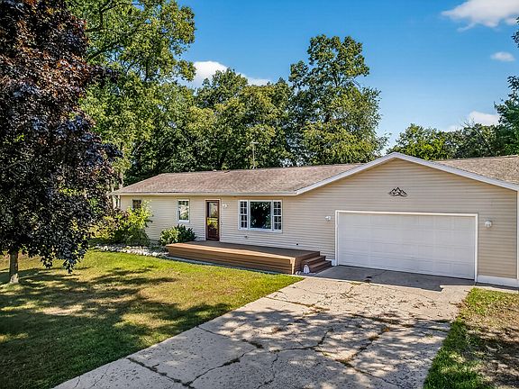 2nd image of 2060 N Roberts Rd