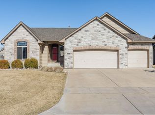 4158 N Lake Ridge Ct, Wichita, KS 67205