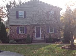 20 Lyndale St, Manchester, CT 06040