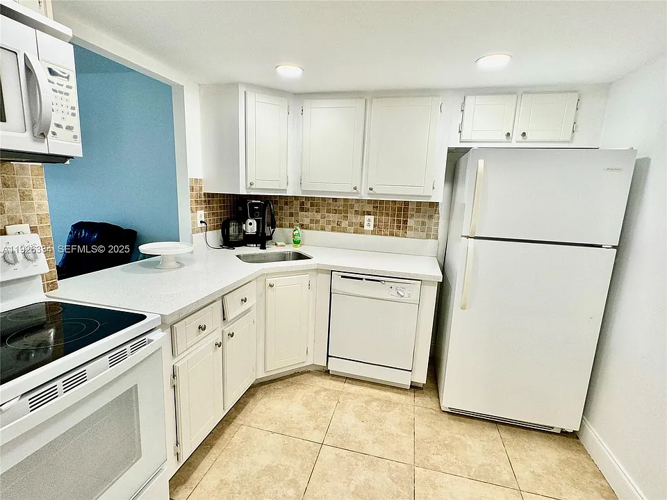 801 Three Islands Blvd #417