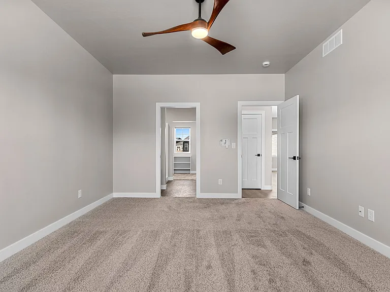 340 Rainbow Ct — Photo 3