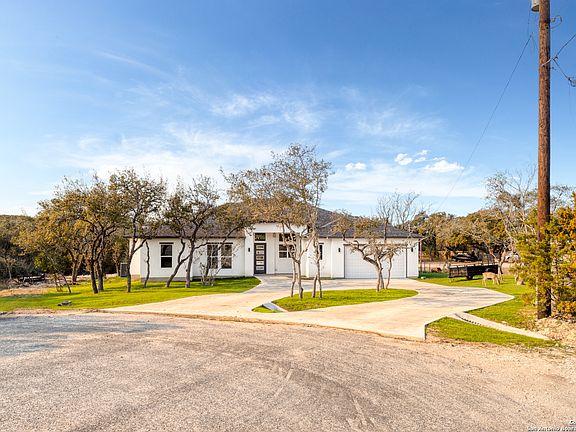 4th image of 26009 Oakmoss Dr