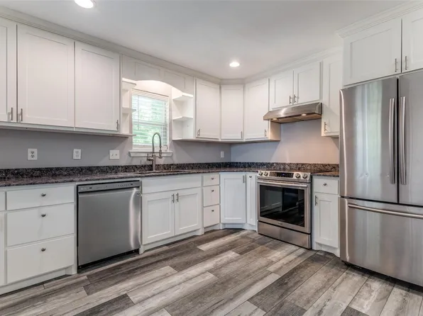 606 Ridgeline Dr, Hurst, TX 76053