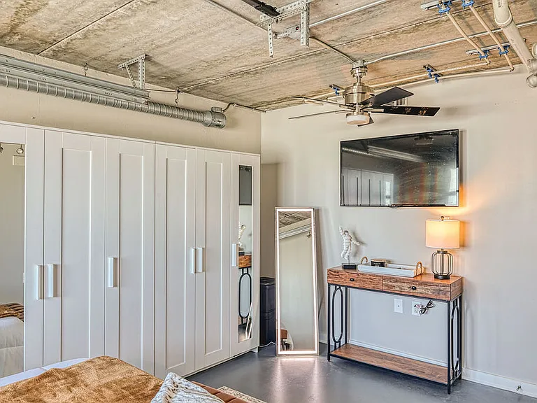 555 Berrien St #555B — Photo 7