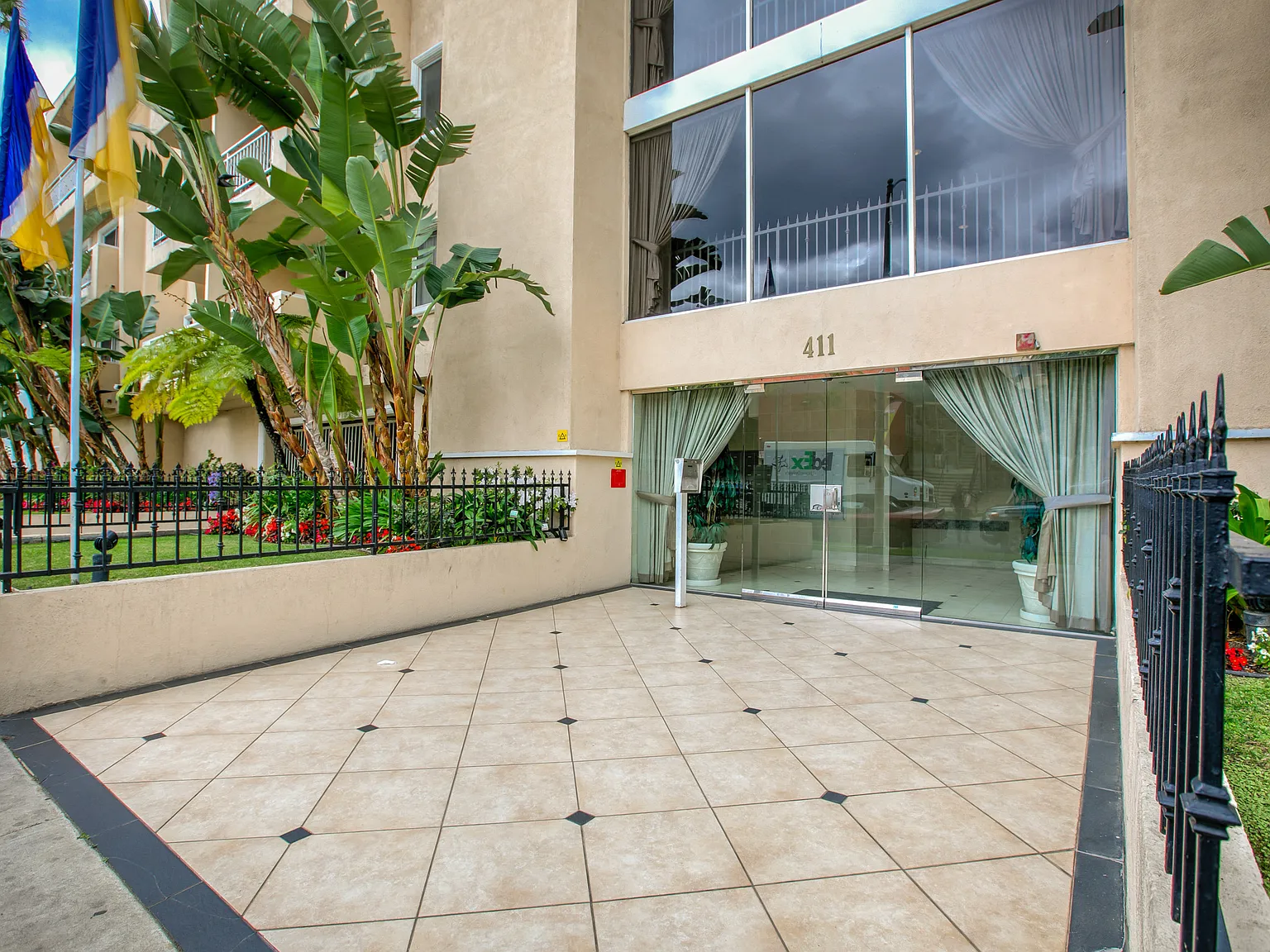 Wilshire Catalina Towers — Photo 4