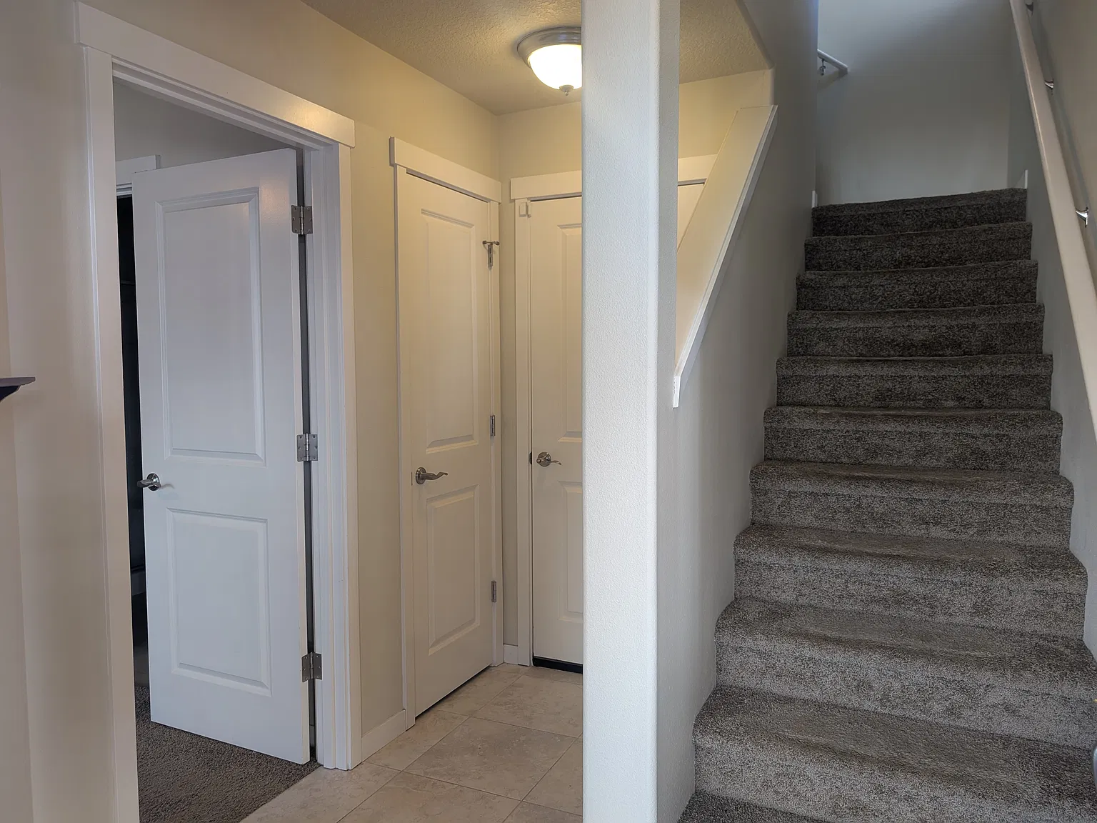 3 bed, 3.5 bath, 1651 sqft, $2,650 — Photo 2