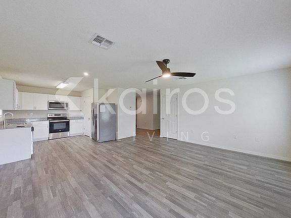 5th image of 8136 102nd Ave