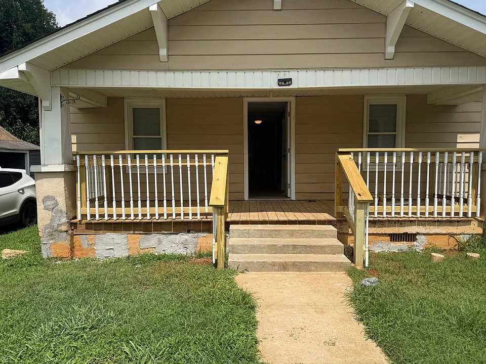 404 Greer Ave