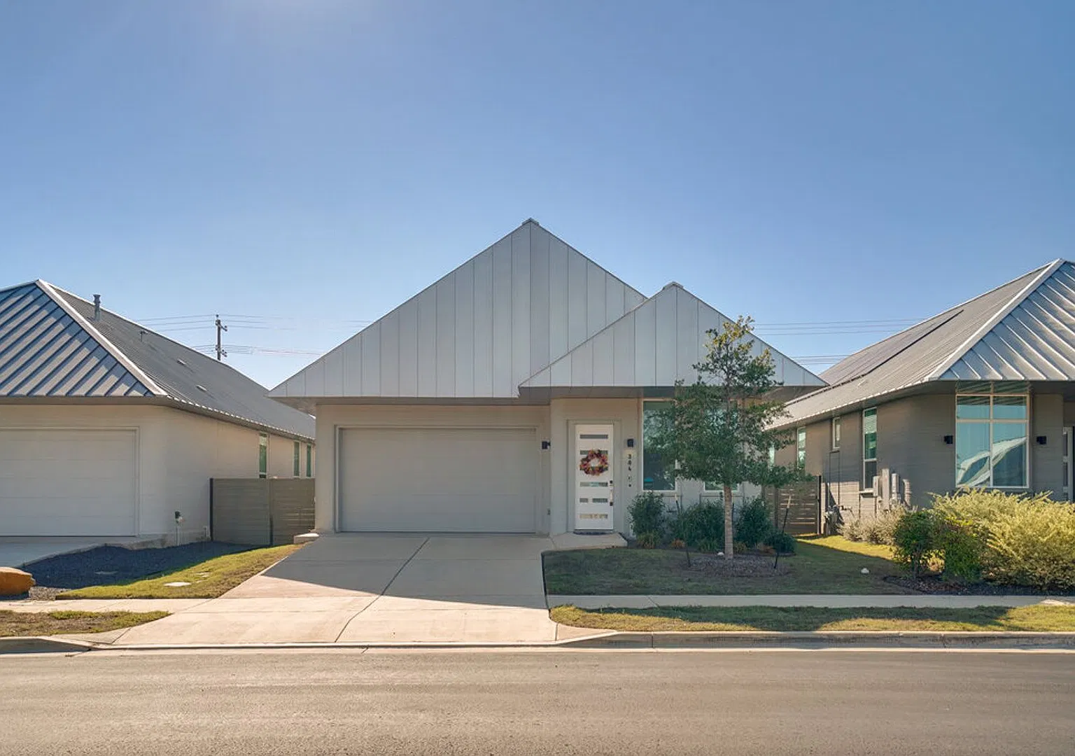 304 Painted Sunset Dr, Georgetown TX 78628 — Photo 2