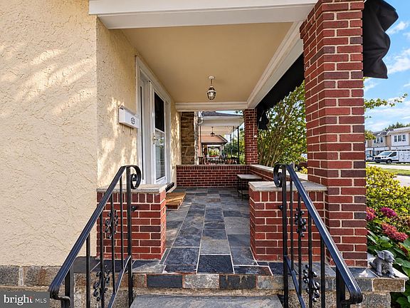 3rd image of 731 Hathaway Ln