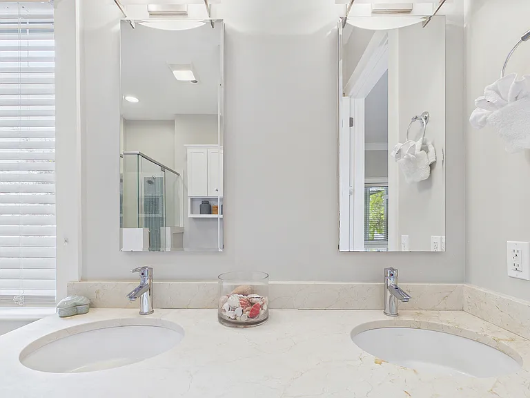74 Greenway Park Ave — Photo 16