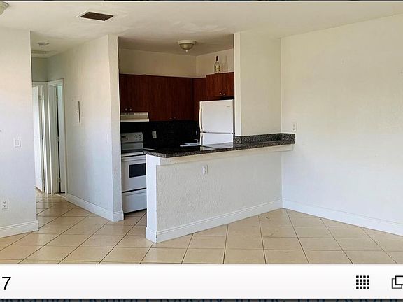 5th image of 1615 N Treasure Dr #B2