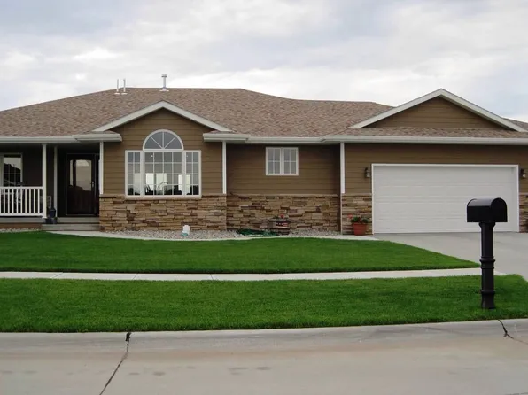 904 Westbrook Dr, Norfolk, NE 68701