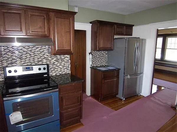 2 bed, 1.0 bath, 1300 sqft, $3,000 — Photo 4