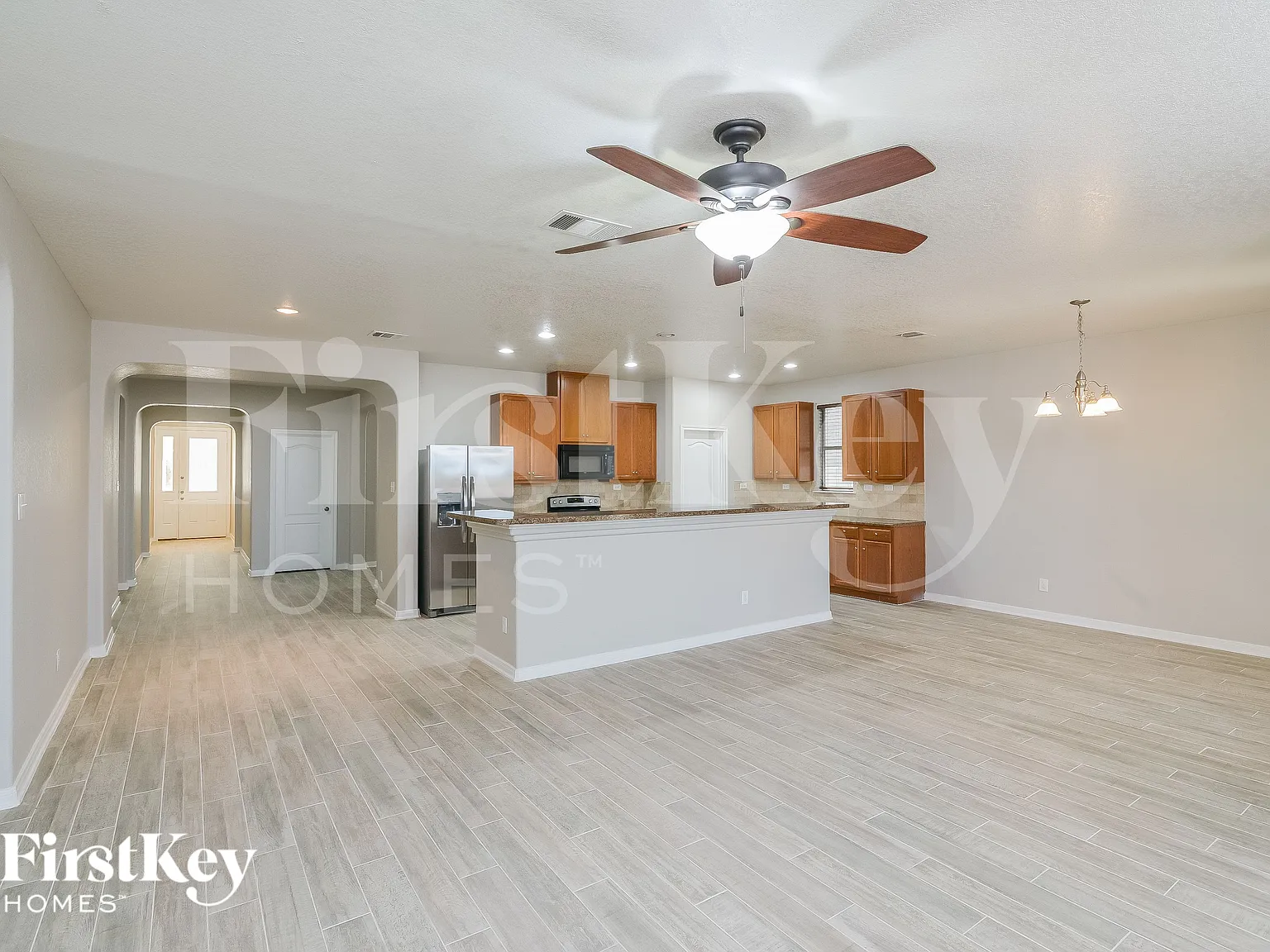 3 bed, 2.0 bath, 2176 sqft, $1,940 — Photo 4