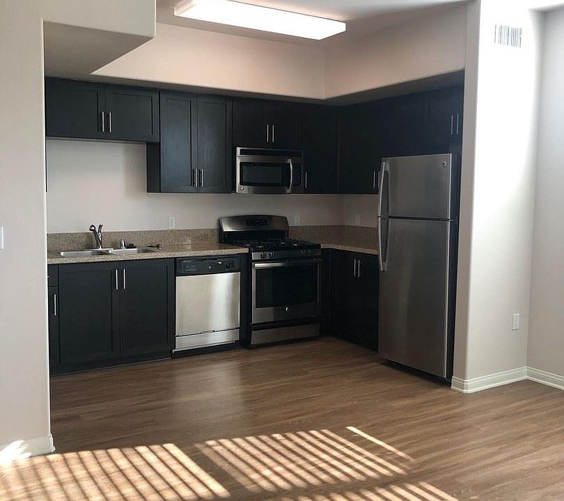 1st image of 10455 Magnolia Blvd APT 202