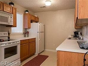 3rd image of 905-2B Hanahan Ct