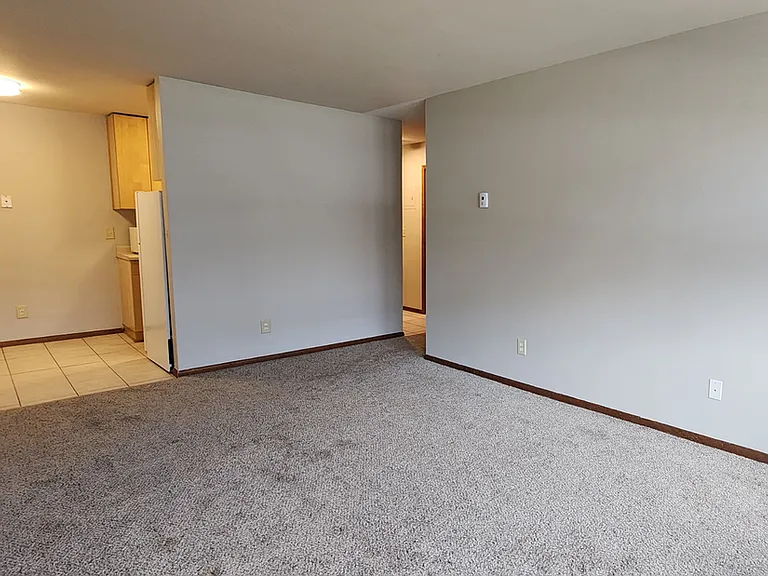 Bryant Avenue Apartments — Photo 9